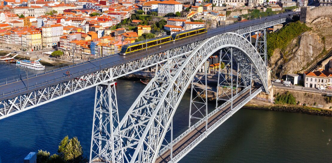 Dom Luís I bridge in Porto, Portugal_The Villa Agency blog Best Things To Do in Porto