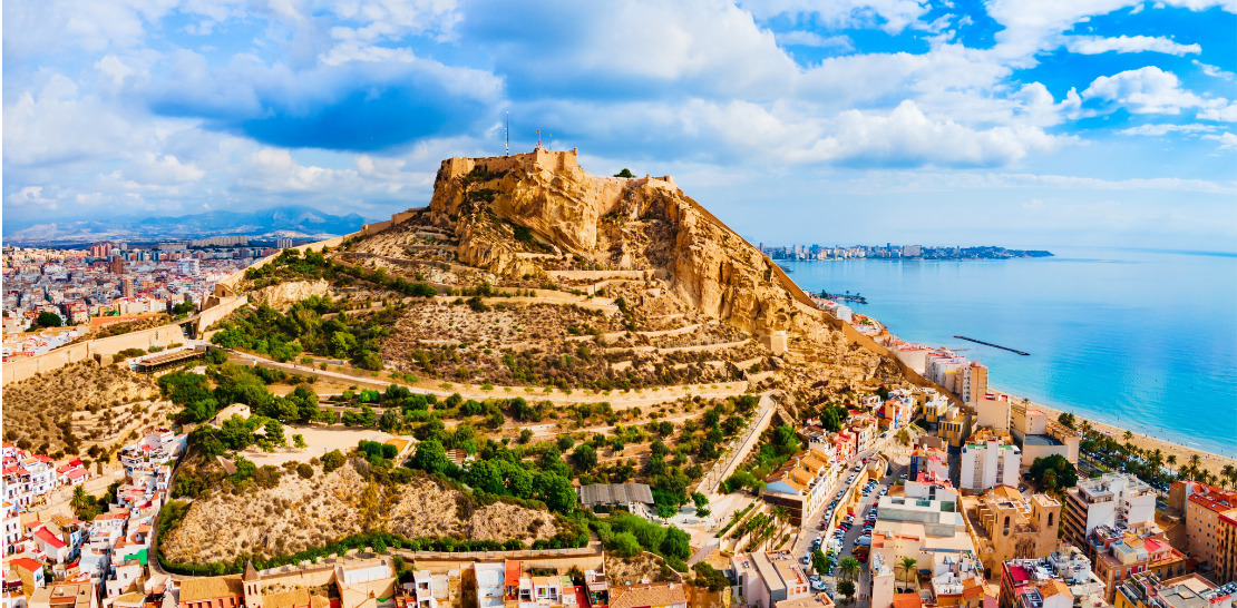 Explore Santa Bárbara Castle 